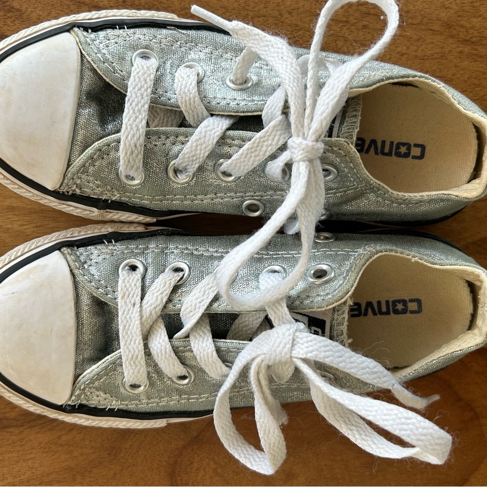 Converse Kids Metallic Silver Low-Top Sneakers
